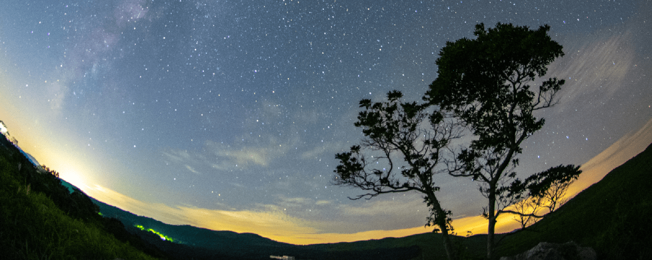 秋吉台で見上げる満点の星空